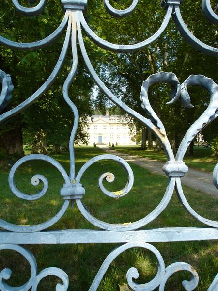 détail du portail d'entrée du château