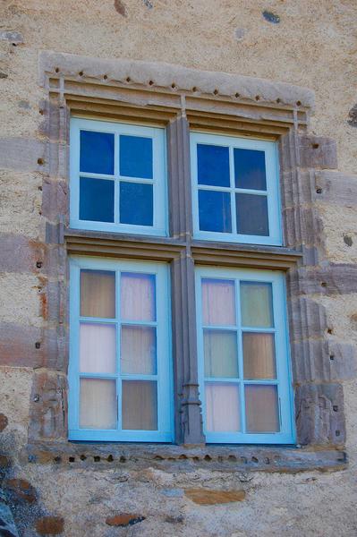 détail d'une fenêtre à meneau de la façade nord