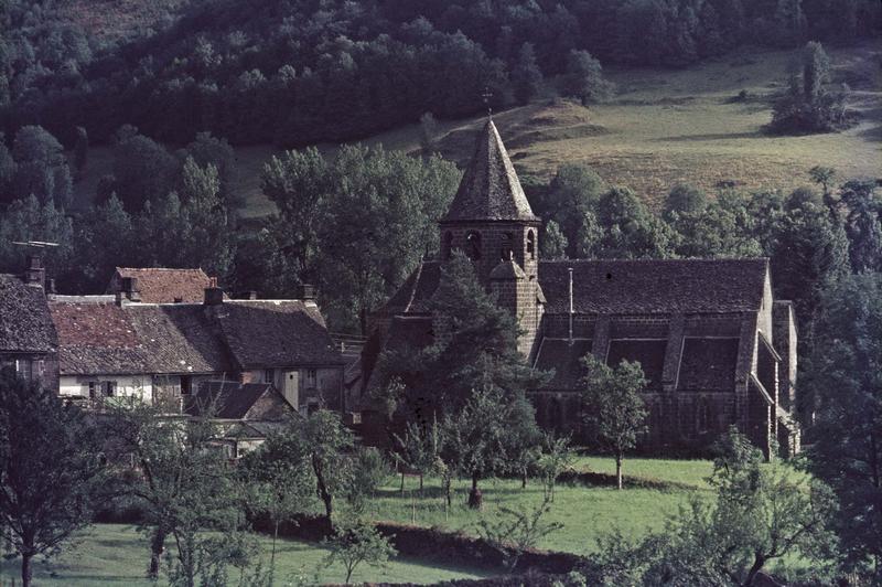 Ensemble sud et maisons environnantes