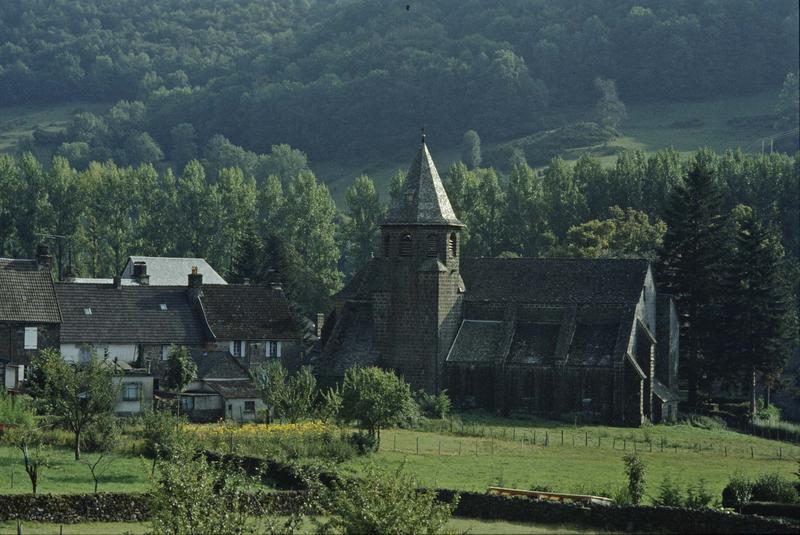 Ensemble sud et maisons environnantes