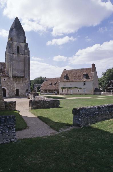 Clocher et bâtiments conventuels