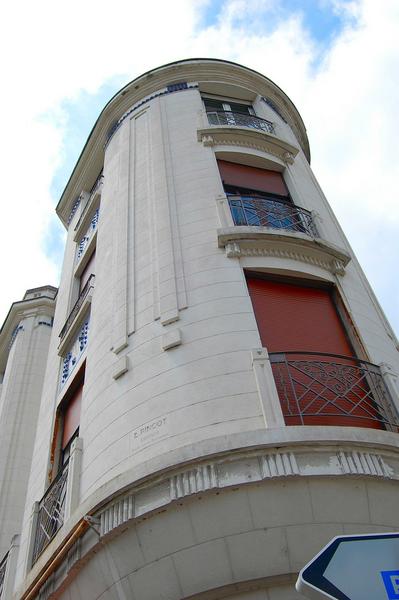 vue partielle de la façade est