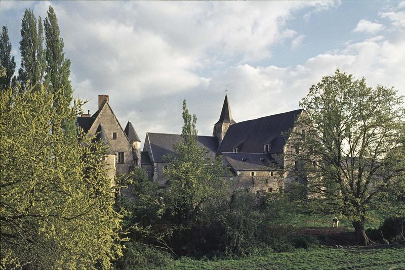 Ensemble des bâtiments, clocher de l'église