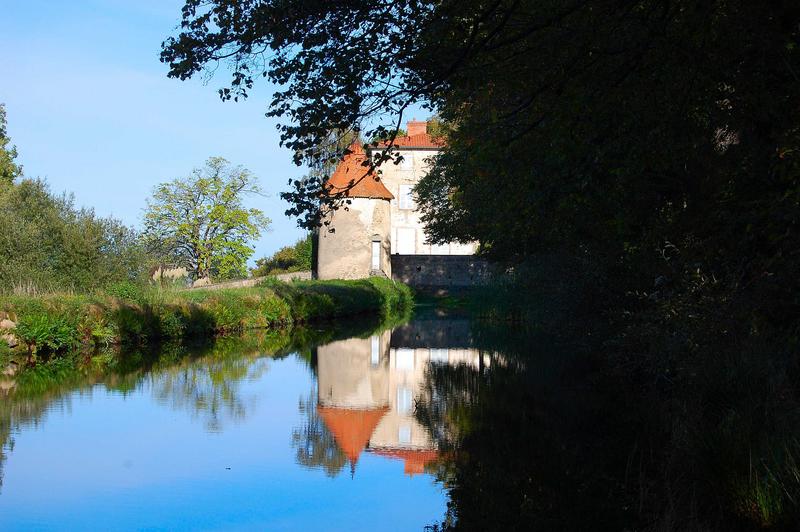 vue partielle de la pièce d'eau