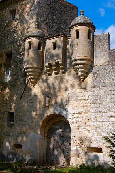 vue partielle de la façade sud, porte d'accès