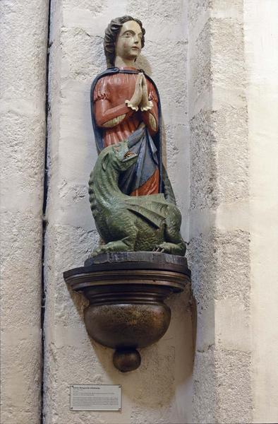 Statue : sainte Marguerite d'Antioche