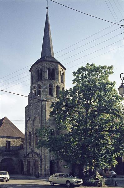 Clocher, côté ouest