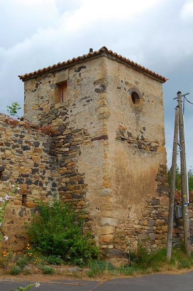 vue générale d'une tour située à l'angle sud-est