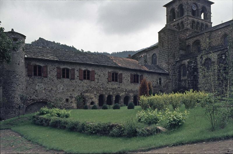 Façade nord et bâtiment sur jardin