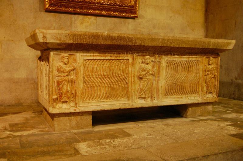 sarcophage, vue générale