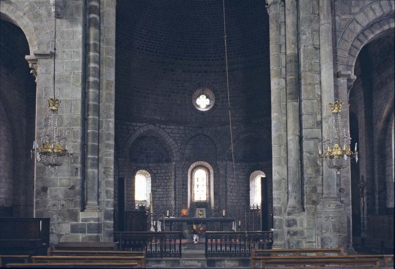 Intérieur : une chapelle