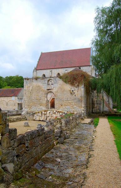 vue partielle des ruines des bâtiments conventuels