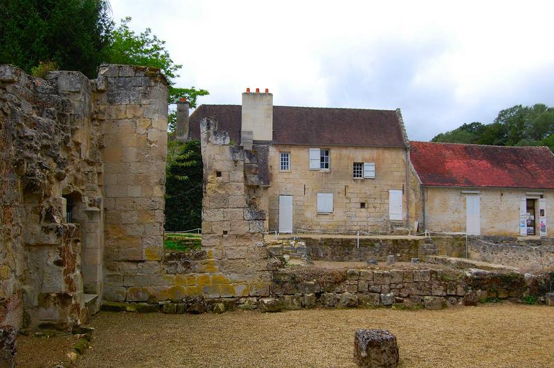 vue partielle des ruines des bâtiments conventuels