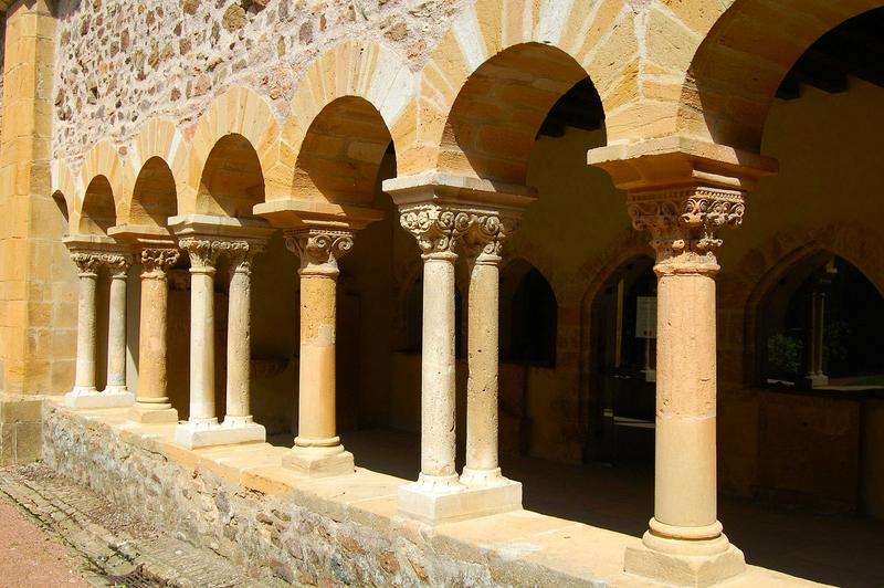 vue partielle de la galerie est du cloître