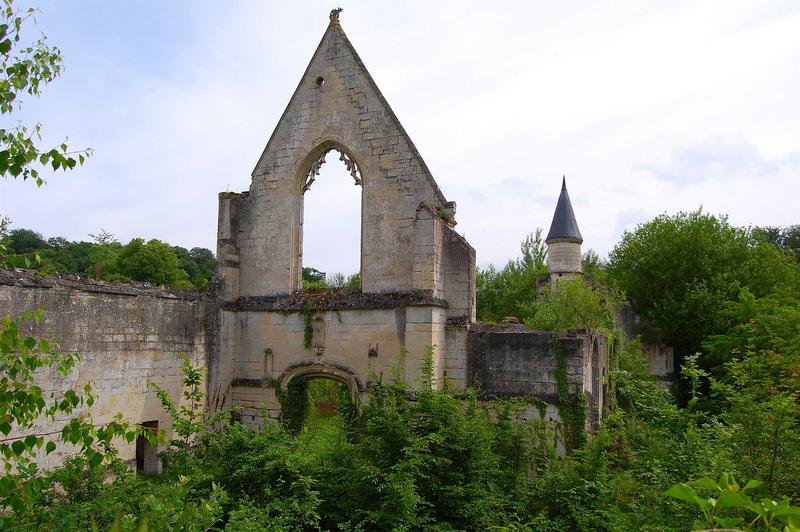 ruines de l'abbaye Sainte-Croix, vue partielle