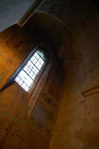 vue partielle des décors peints de la chapelle de la mise au tombeau