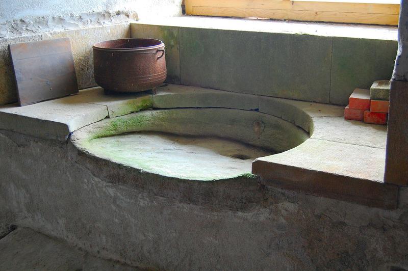 ancienne cuisine, détail de l'évier, pièce située au sud-est