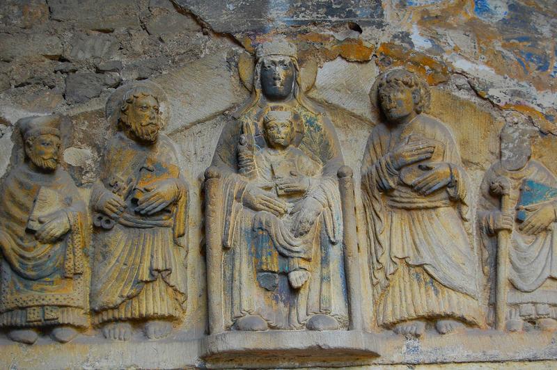 bas-relief : Vierge en majesté entre saint Pierre saint Jean saint Austremoine et des ecclésiastiques (la), vue partielle de la partie centrale - © Ministère de la Culture (France), Médiathèque  du patrimoine et de la photographie, diffusion RMN-GP