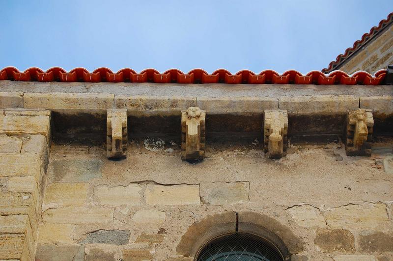 vue partielle des modillons de la façade sud