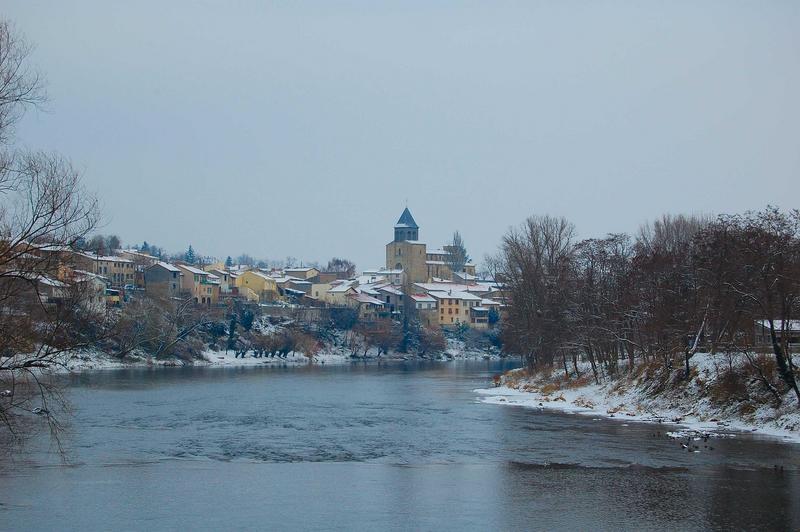 vue générale de l'église dans son environnement