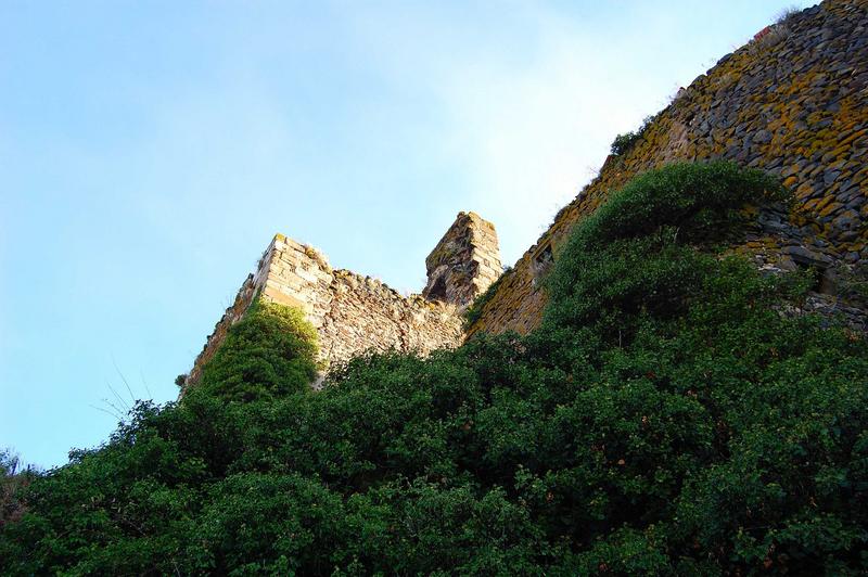 vue partielle d'une des tours ouest