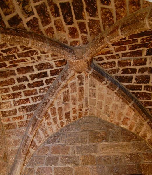 vue partielle de la voûte du 1er étage du donjon