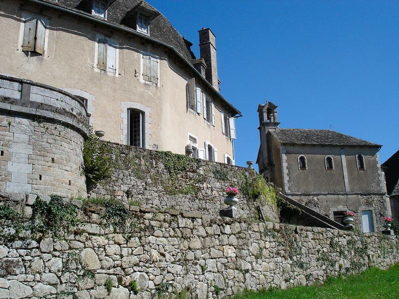 vue partielle de la façade sud et de la chapelle