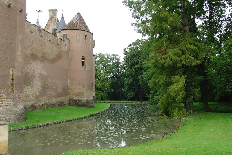 vue partielle du mur d'enceinte est