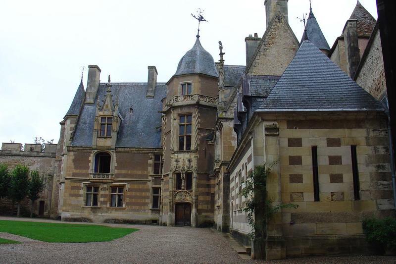 vue générale des façades sud et ouest du château