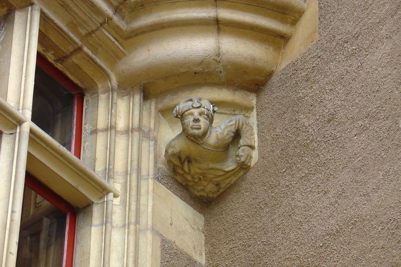 détail sculpté, façade sud