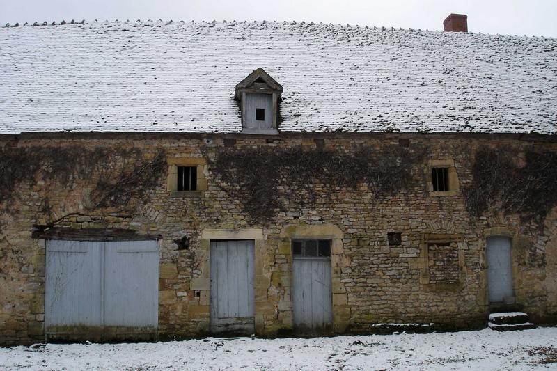 vue partielle du bâtiment des communs, façade nord