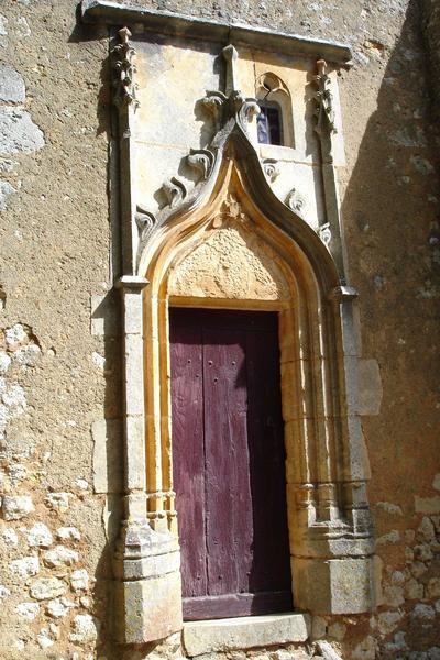 Porte d'accès laterale sud