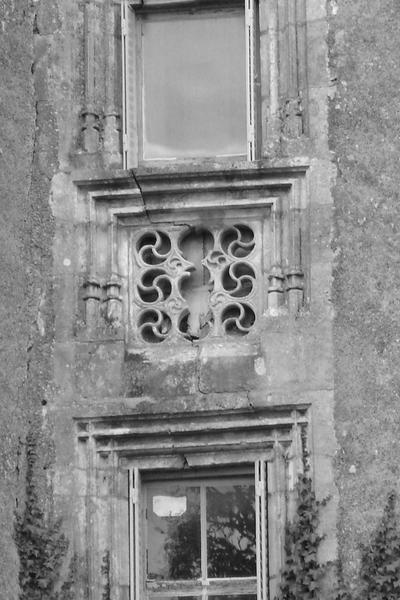 détail d'un élément sculpté de la façade nord