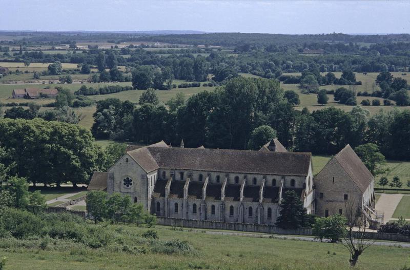 Eglise et bâtiments conventuels, campagne environnante