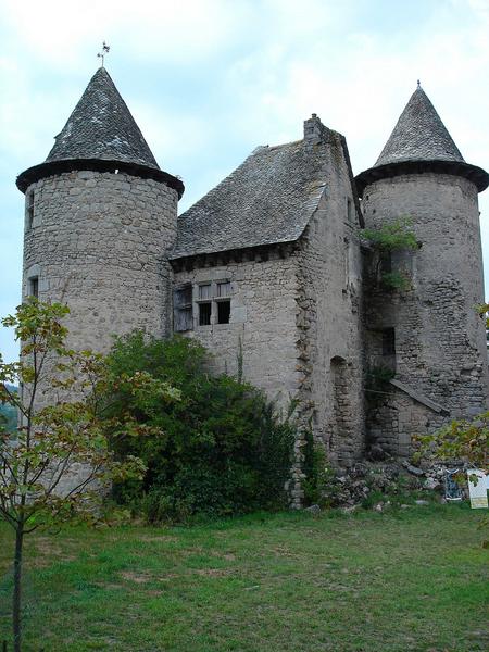 vue générale des façades sud et est du château