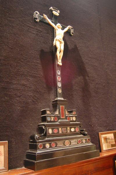 croix, reliquaire (crucifix), vue générale