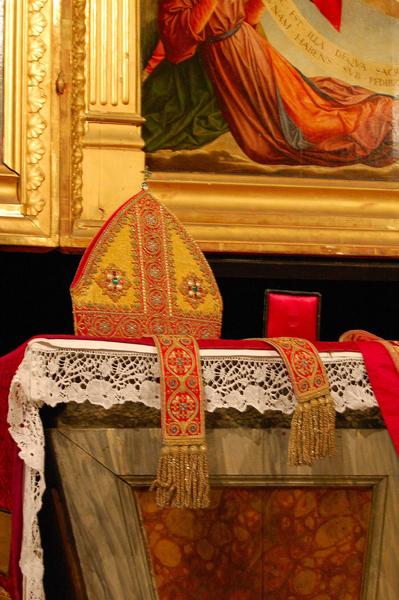 mitre de monseigneur de Dreux-Brézé - © Ministère de la Culture (France), Médiathèque du patrimoine et de la photographie, droits réservés