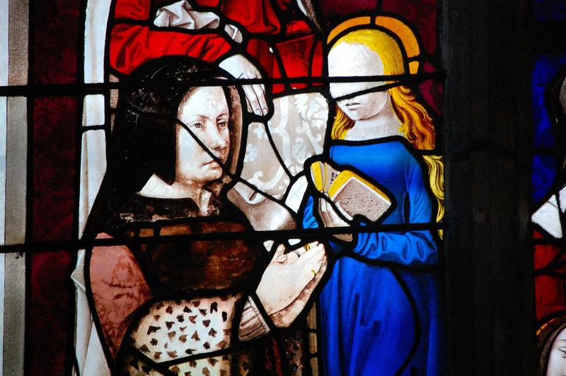 verrière : des ducs et de sainte Catherine, détail : Catherine d'Armagnac, seconde femme de Jean II, accompagnée de sainte Anne et de la Vierge