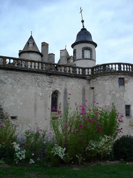 vue partielle de la façade sud de la chapelle