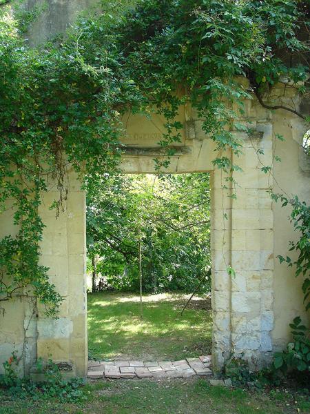 vue générale de la porte d'accès aux jardins