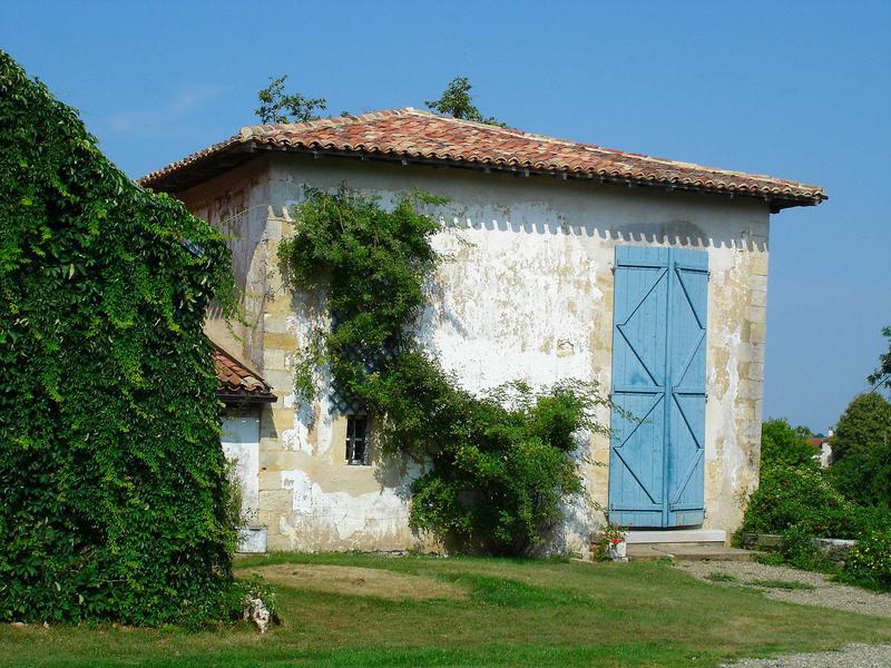 vue partielle de la façade ouest sur jardin