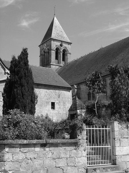 vue partielle de l'église