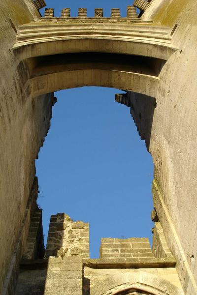 vue partielle du châtelet d'entrée ouest