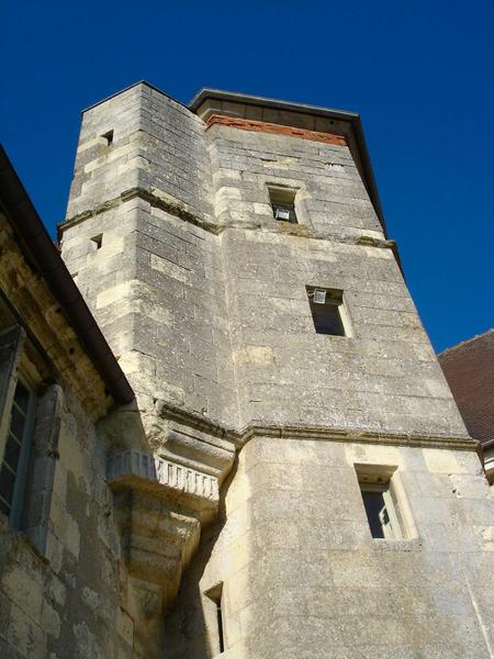 vue partielle de la tour d'escalier sud-ouest