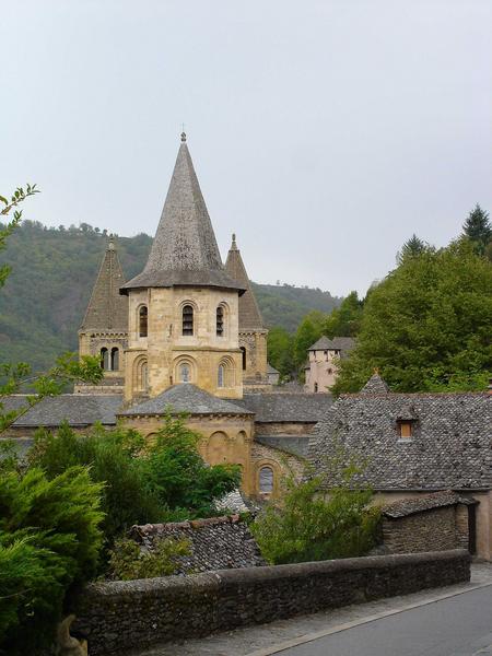 vue générale du clocher situé au-dessus de la croisée du transept