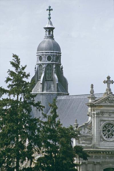 Clocher et façade ouest