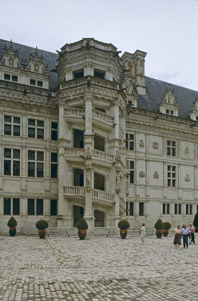 Aile de François 1er : tourelle de l'escalier d'honneur