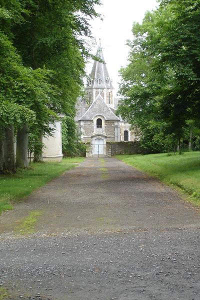 vue générale de la façade occidentale depuis le parc du château