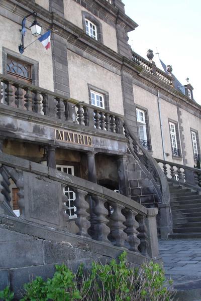 vue partielle de l'escalier d'honneur, façade nord