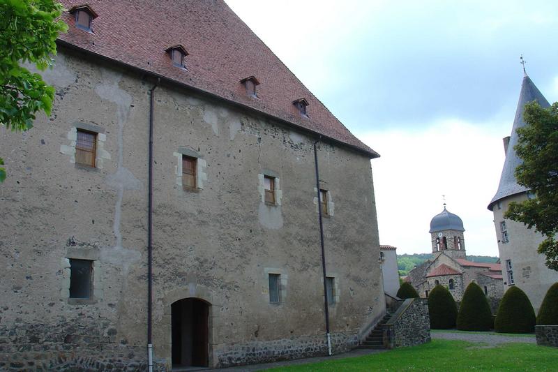 vue partielle de la façade nord des écuries